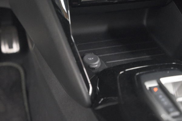 Peugeot 2008 PureTech 130 EAT8 GT | 360 Camera | Adaptieve Cruise Control | Stoelmassage | Apple Carplay