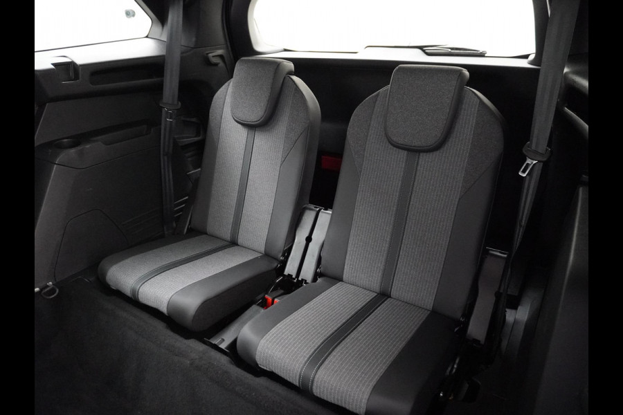 Peugeot 5008 Hybrid 136pk Allure Pack Business NAVI | 7 PERSOONS | RIJKLAAR INCL. 12 MND. BOVAGGARANTIE