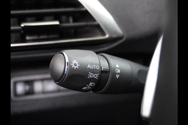 Peugeot 5008 Hybrid 136pk Allure Pack Business NAVI | 7 PERSOONS | RIJKLAAR INCL. 12 MND. BOVAGGARANTIE
