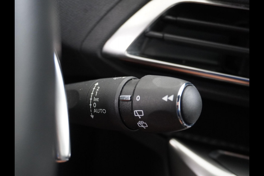Peugeot 5008 Hybrid 136pk Allure Pack Business NAVI | 7 PERSOONS | RIJKLAAR INCL. 12 MND. BOVAGGARANTIE
