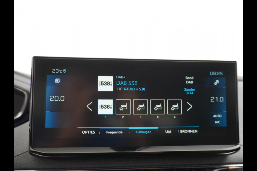 Peugeot 5008 Hybrid 136pk Allure Pack Business NAVI | 7 PERSOONS | RIJKLAAR INCL. 12 MND. BOVAGGARANTIE