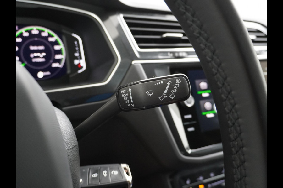 Volkswagen Tiguan 1.5 TSI R-Line Business CAMERA | STOEL + STUURVERWARMING | VIRTUAL DASH