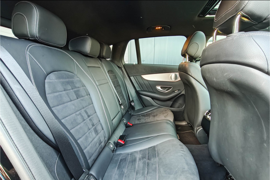 Mercedes-Benz EQC 400 4MATIC 360° Camera Burmester Trekhaak Panorama BTW auto Dealer onderhouden.