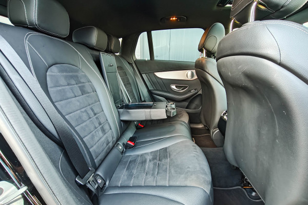 Mercedes-Benz EQC 400 4MATIC 360° Camera Burmester Trekhaak Panorama BTW auto Dealer onderhouden.