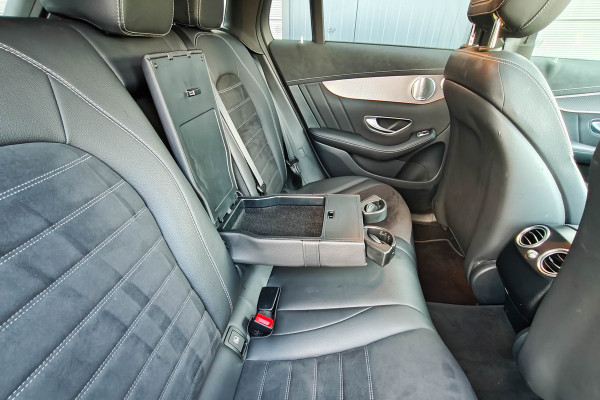 Mercedes-Benz EQC 400 4MATIC 360° Camera Burmester Trekhaak Panorama BTW auto Dealer onderhouden.