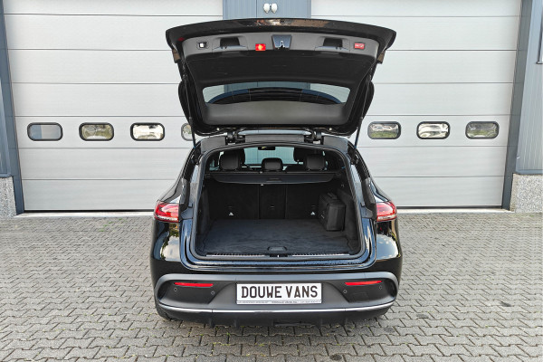 Mercedes-Benz EQC 400 4MATIC 360° Camera Burmester Trekhaak Panorama BTW auto Dealer onderhouden.