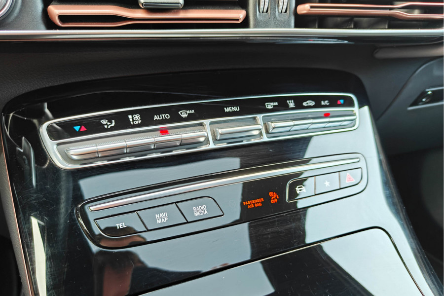 Mercedes-Benz EQC 400 4MATIC 360° Camera Burmester Trekhaak Panorama BTW auto Dealer onderhouden.