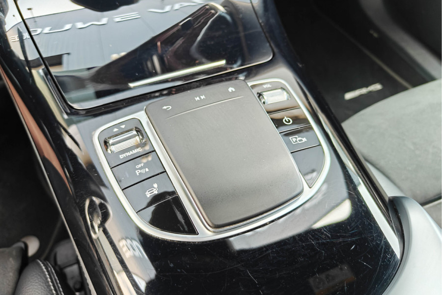 Mercedes-Benz EQC 400 4MATIC 360° Camera Burmester Trekhaak Panorama BTW auto Dealer onderhouden.