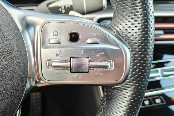 Mercedes-Benz EQC 400 4MATIC 360° Camera Burmester Trekhaak Panorama BTW auto Dealer onderhouden.