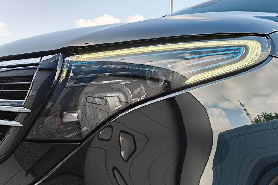 Mercedes-Benz EQC 400 4MATIC 360° Camera Burmester Trekhaak Panorama BTW auto Dealer onderhouden.