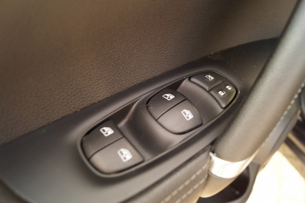 Nissan QASHQAI 1.3 DIG-T 140pk Tekna -PANO-ECC-CAM-TREKHAAK-