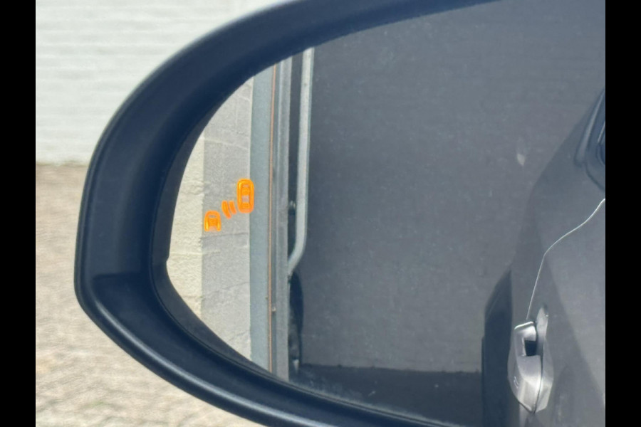 Toyota C-HR 1.8 Hybrid Style Cruise control Climate control Stoelverwarming JBL Parkeersensoren voor/achter Achteruitrijcamera