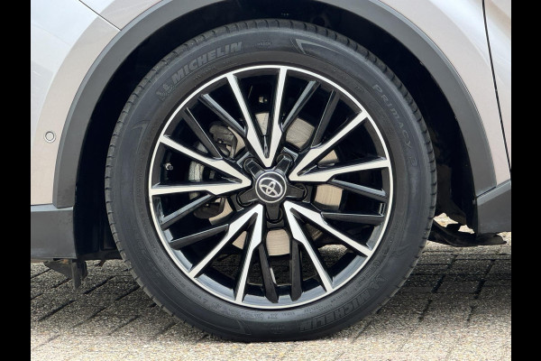 Toyota C-HR 1.8 Hybrid Style Cruise control Climate control Stoelverwarming JBL Parkeersensoren voor/achter Achteruitrijcamera