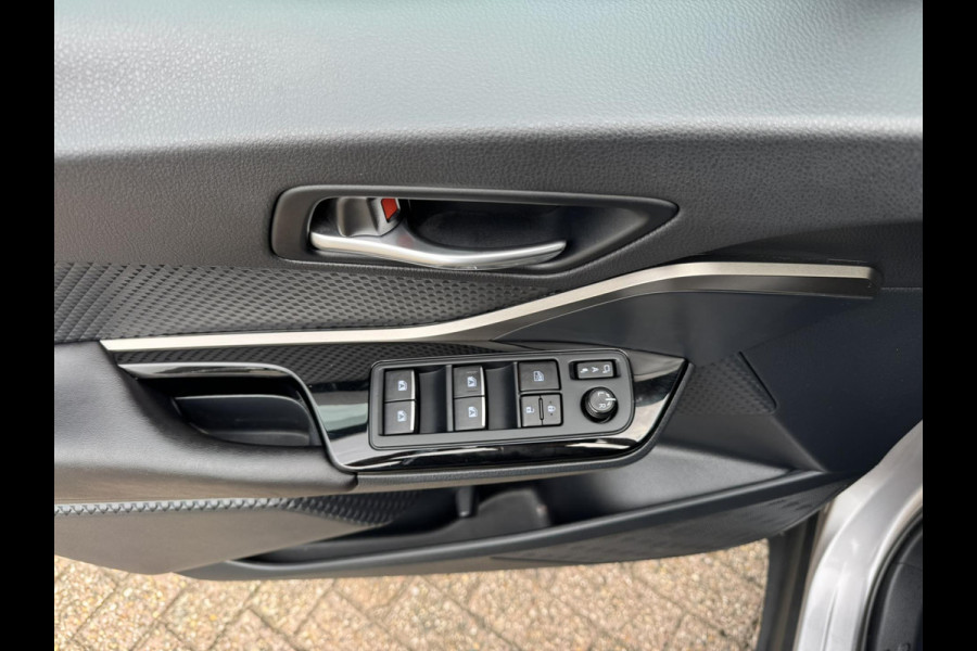 Toyota C-HR 1.8 Hybrid Style Cruise control Climate control Stoelverwarming JBL Parkeersensoren voor/achter Achteruitrijcamera