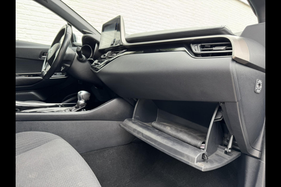 Toyota C-HR 1.8 Hybrid Style Cruise control Climate control Stoelverwarming JBL Parkeersensoren voor/achter Achteruitrijcamera