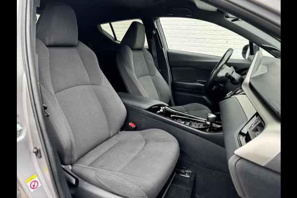 Toyota C-HR 1.8 Hybrid Style Cruise control Climate control Stoelverwarming JBL Parkeersensoren voor/achter Achteruitrijcamera