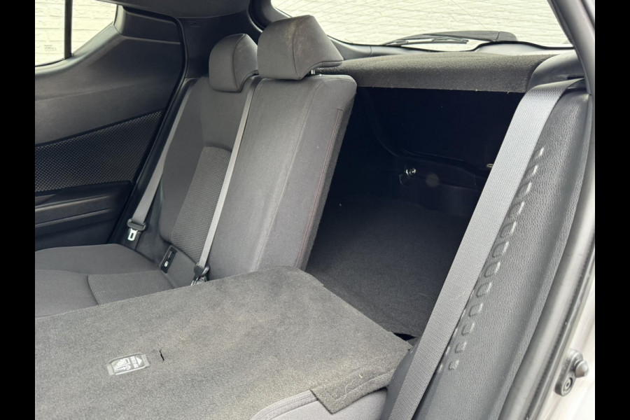 Toyota C-HR 1.8 Hybrid Style Cruise control Climate control Stoelverwarming JBL Parkeersensoren voor/achter Achteruitrijcamera