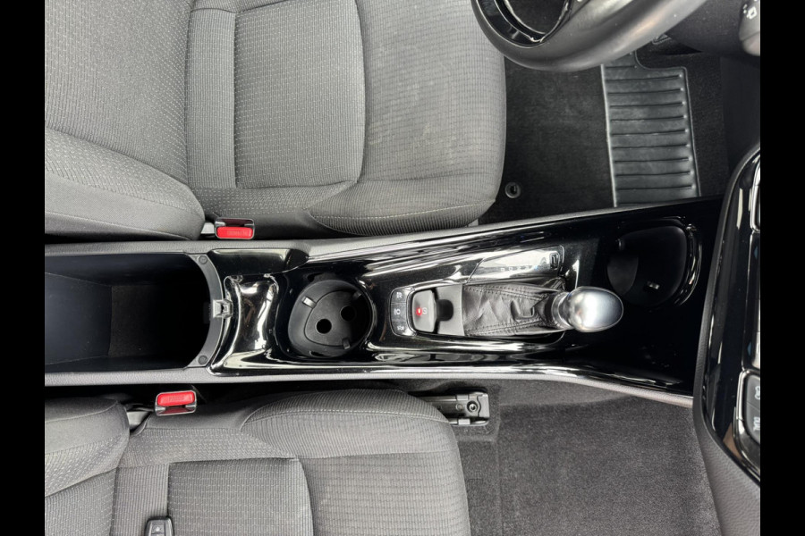 Toyota C-HR 1.8 Hybrid Style Cruise control Climate control Stoelverwarming JBL Parkeersensoren voor/achter Achteruitrijcamera