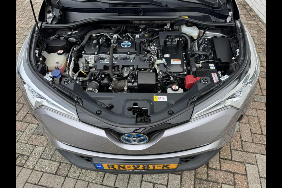 Toyota C-HR 1.8 Hybrid Style Cruise control Climate control Stoelverwarming JBL Parkeersensoren voor/achter Achteruitrijcamera