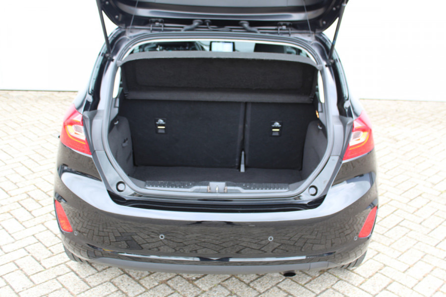 Ford Fiesta 1.0-100pk EcoBoost Titanium. Mooie en zuinige Ford Fiesta in de luxe Titanium uitvoering.