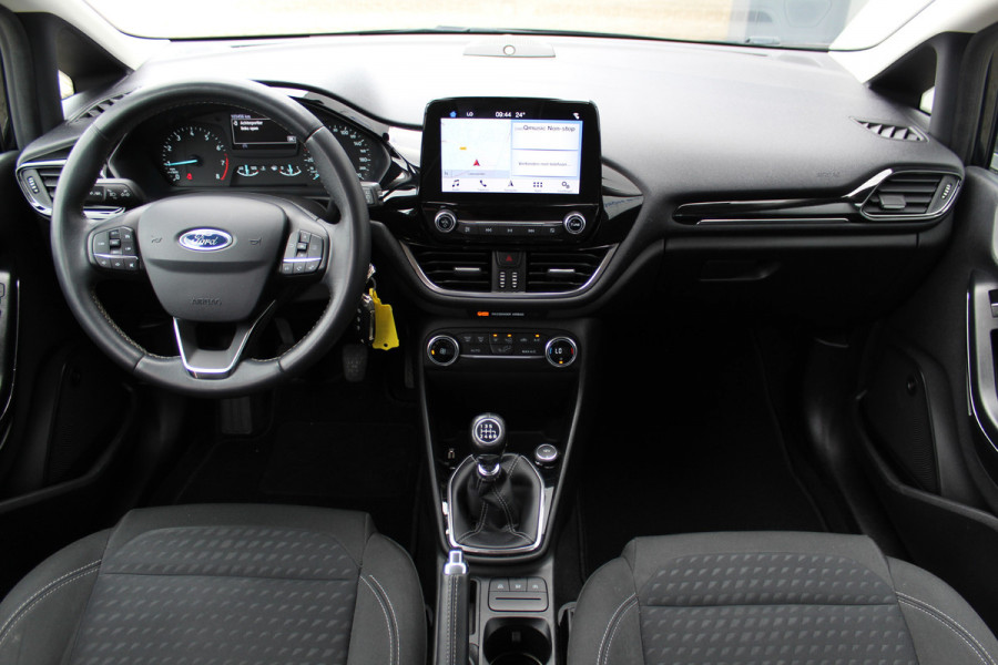Ford Fiesta 1.0-100pk EcoBoost Titanium. Mooie en zuinige Ford Fiesta in de luxe Titanium uitvoering.