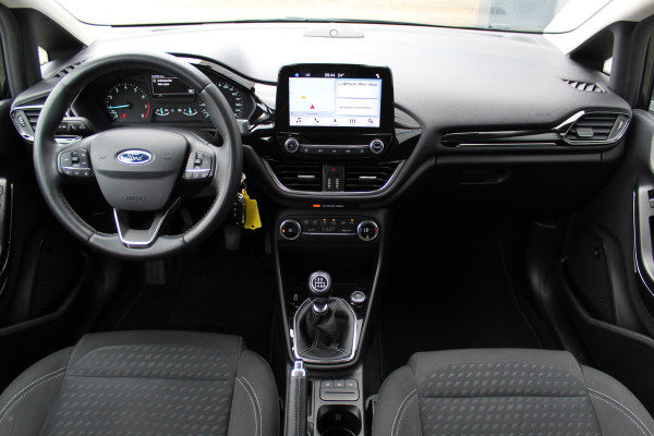 Ford Fiesta 1.0-100pk EcoBoost Titanium. Mooie en zuinige Ford Fiesta in de luxe Titanium uitvoering.