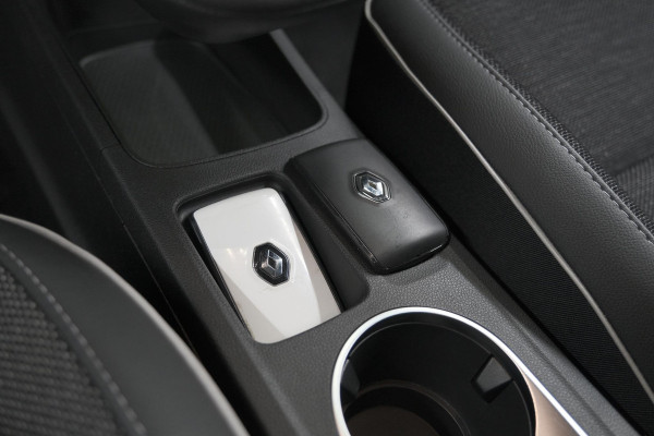 Renault Captur Mild Hybrid 140 EDC Techno | Camera | 9.3 Inch Scherm | Apple Carplay | Parkeersensoren | Allseason Banden | Stoelverwarming