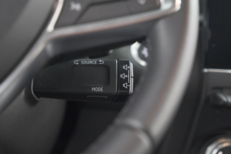Renault Captur Mild Hybrid 140 EDC Techno | Camera | 9.3 Inch Scherm | Apple Carplay | Parkeersensoren | Allseason Banden | Stoelverwarming