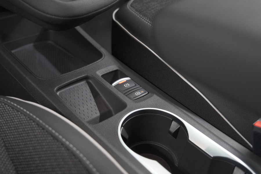Renault Captur Mild Hybrid 140 EDC Techno | Camera | 9.3 Inch Scherm | Apple Carplay | Parkeersensoren | Allseason Banden | Stoelverwarming