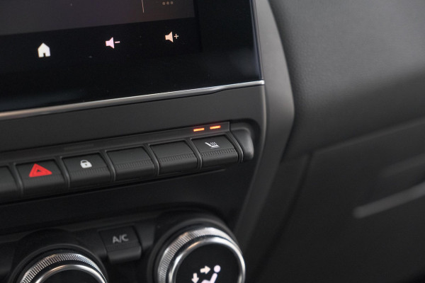 Renault Captur Mild Hybrid 140 EDC Techno | Camera | 9.3 Inch Scherm | Apple Carplay | Parkeersensoren | Allseason Banden | Stoelverwarming