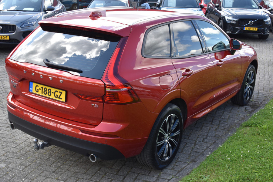 Volvo XC60 2.0 T5 Momentum ACC | DAB | 19 Inch LM | Volvo On Call | Trekhaak | Stoelverwarming | Getint glas