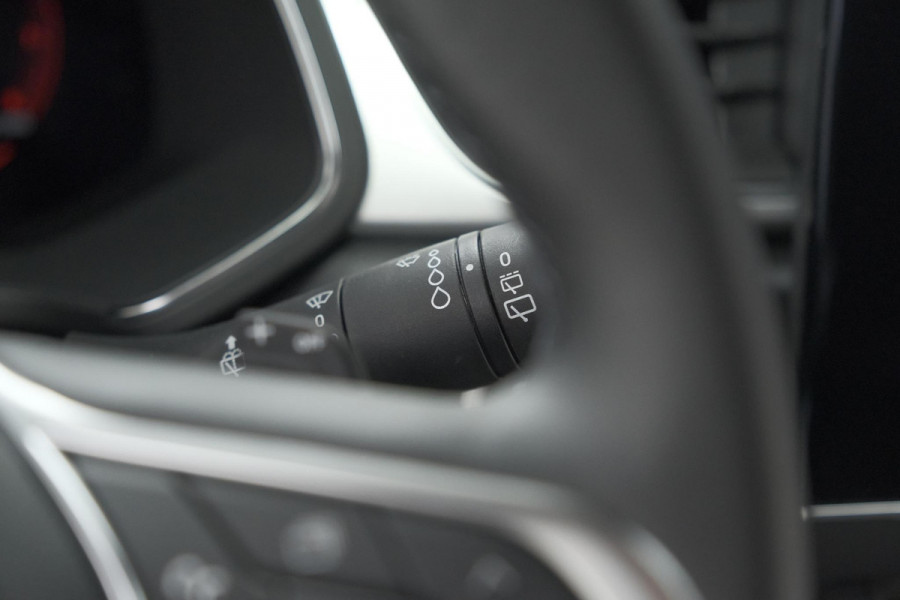 Renault Captur Mild Hybrid 140 EDC Techno | Camera | 9.3 Inch Scherm | Apple Carplay | Parkeersensoren | Allseason Banden | Stoelverwarming