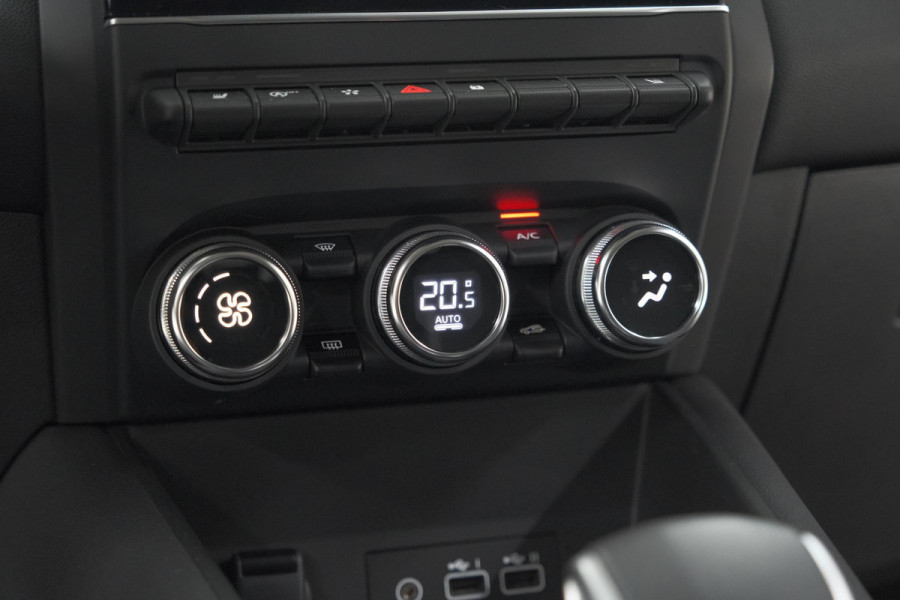 Renault Captur Mild Hybrid 140 EDC Techno | Camera | 9.3 Inch Scherm | Apple Carplay | Parkeersensoren | Allseason Banden | Stoelverwarming