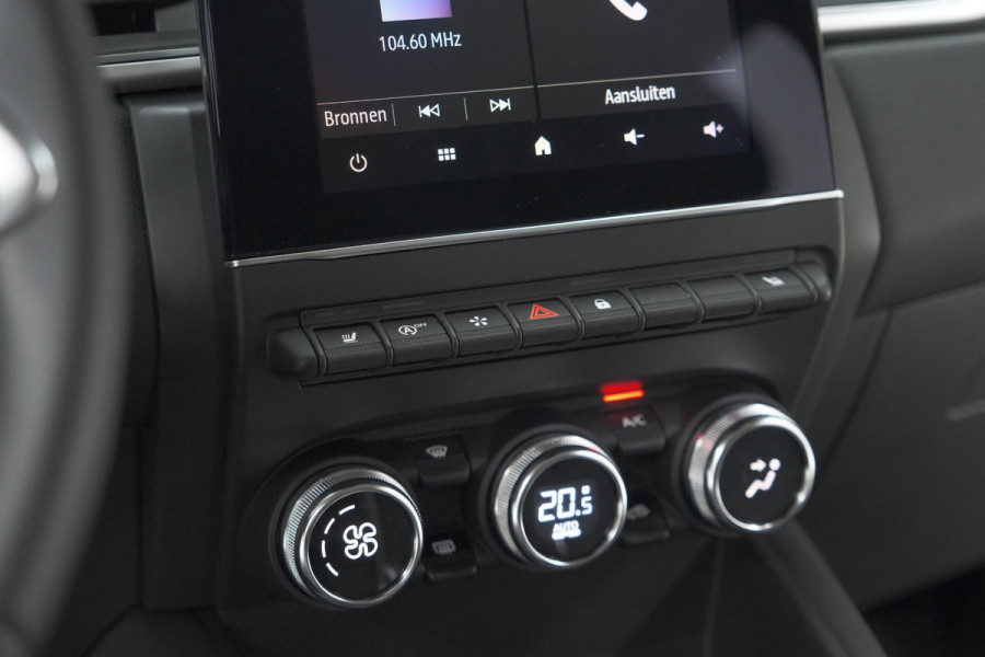 Renault Captur Mild Hybrid 140 EDC Techno | Camera | 9.3 Inch Scherm | Apple Carplay | Parkeersensoren | Allseason Banden | Stoelverwarming