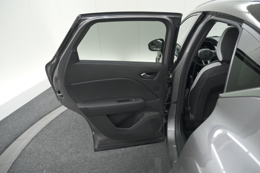 Renault Captur Mild Hybrid 140 EDC Techno | Camera | 9.3 Inch Scherm | Apple Carplay | Parkeersensoren | Allseason Banden | Stoelverwarming