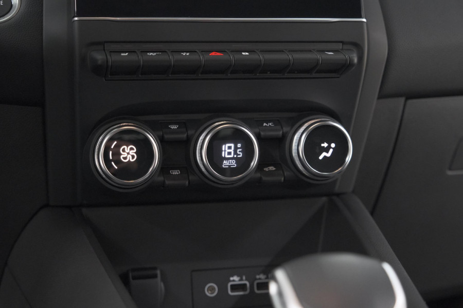 Renault Captur Mild Hybrid 140 EDC Techno | Camera | 9.3 Inch Scherm | Apple Carplay | Parkeersensoren | Allseason Banden | Stoelverwarming
