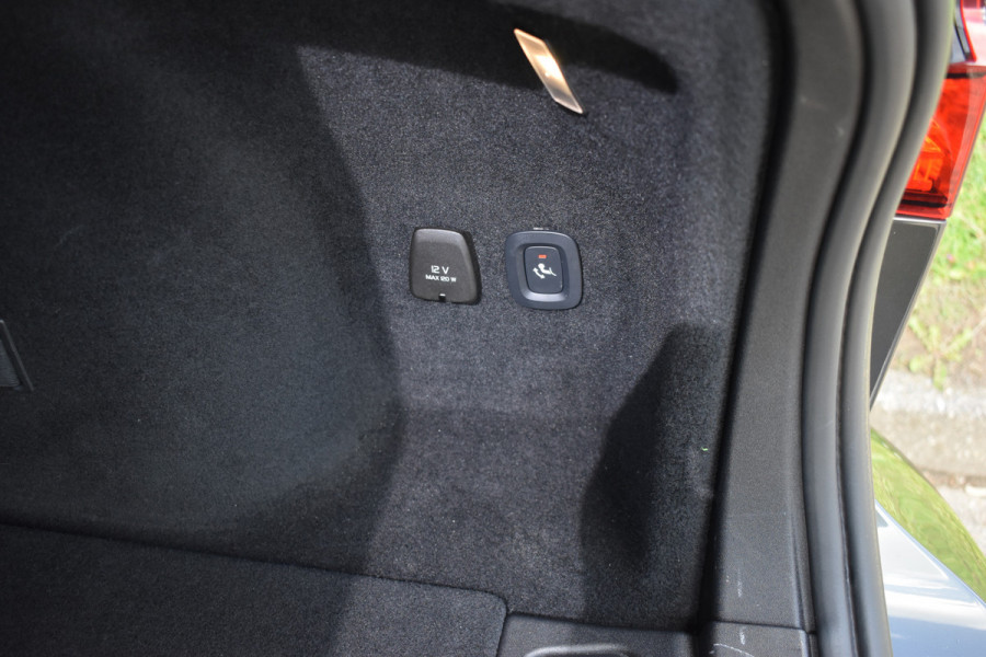 Volvo V60 2.0 T5 Inscription Leer | Pano Dak | ACC | Stoelverwarming | Park A+V | Styling Kit