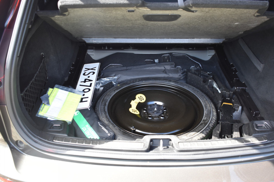 Volvo V60 2.0 T5 Inscription Leer | Pano Dak | ACC | Stoelverwarming | Park A+V | Styling Kit
