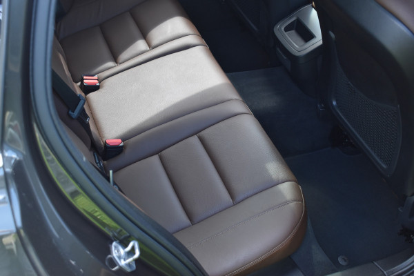 Volvo V60 2.0 T5 Inscription Leer | Pano Dak | ACC | Stoelverwarming | Park A+V | Styling Kit
