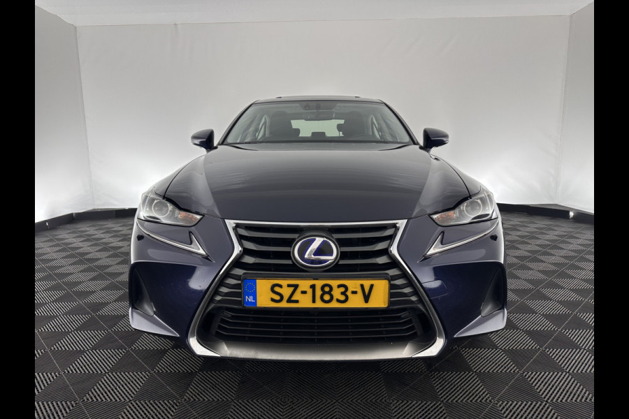 Lexus IS 300h Hybrid Business Line Aut. *PANO | 1/2LEATHER | FULL-LED | NAVI-FULLMAP | COMFORT-SEATS | CAMERA | ECC | PDC | CRUISE | 17''ALU*