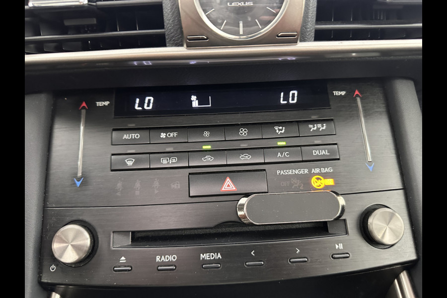 Lexus IS 300h Hybrid Business Line Aut. *PANO | 1/2LEATHER | FULL-LED | NAVI-FULLMAP | COMFORT-SEATS | CAMERA | ECC | PDC | CRUISE | 17''ALU*