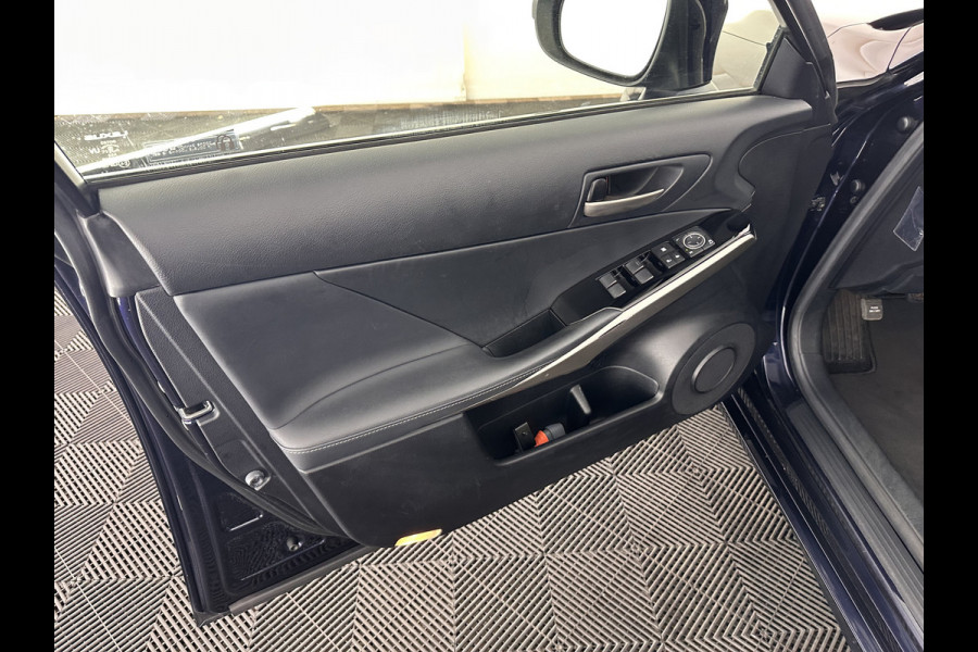 Lexus IS 300h Hybrid Business Line Aut. *PANO | 1/2LEATHER | FULL-LED | NAVI-FULLMAP | COMFORT-SEATS | CAMERA | ECC | PDC | CRUISE | 17''ALU*