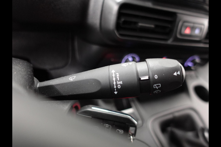 Peugeot Partner 1.5 L2 Trekhaal Cruise control Airco Parkeersensoren 3-zits Apple Carplay / Android Auto Euro6