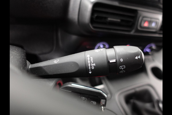 Peugeot Partner 1.5 L2 Trekhaal Cruise control Airco Parkeersensoren 3-zits Apple Carplay / Android Auto Euro6