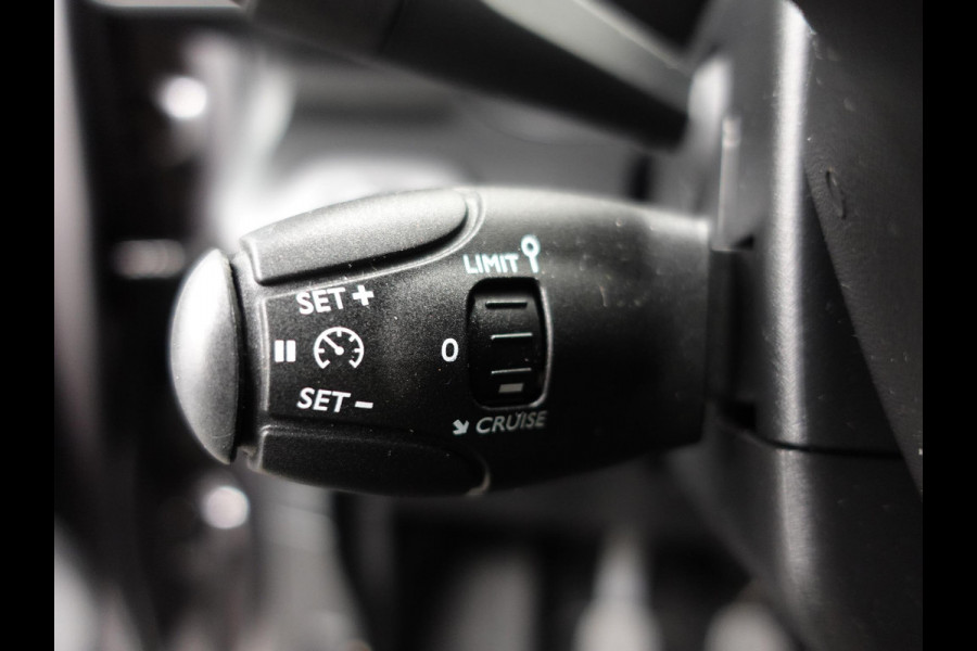 Peugeot Partner 1.5 L2 Trekhaal Cruise control Airco Parkeersensoren 3-zits Apple Carplay / Android Auto Euro6