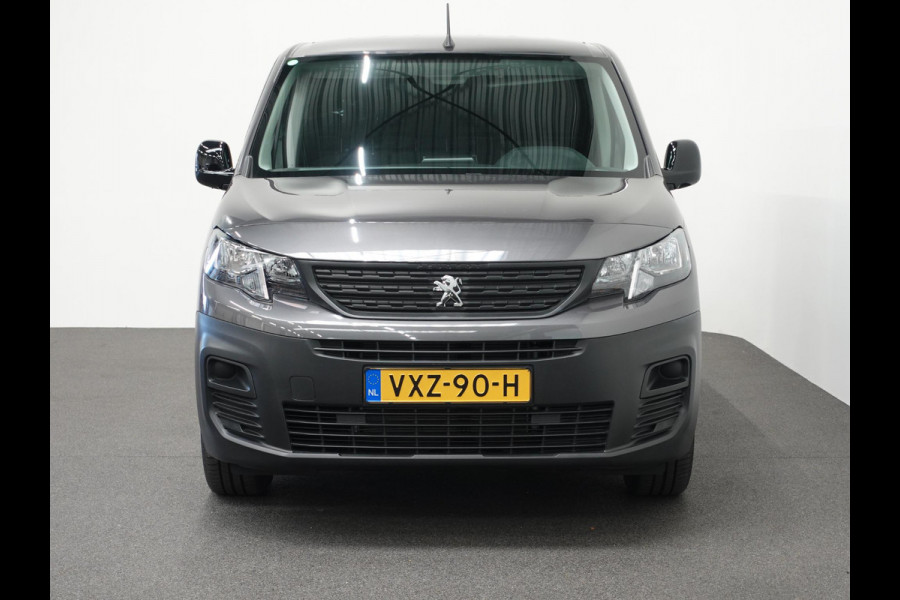 Peugeot Partner 1.5 L2 Trekhaal Cruise control Airco Parkeersensoren 3-zits Apple Carplay / Android Auto Euro6