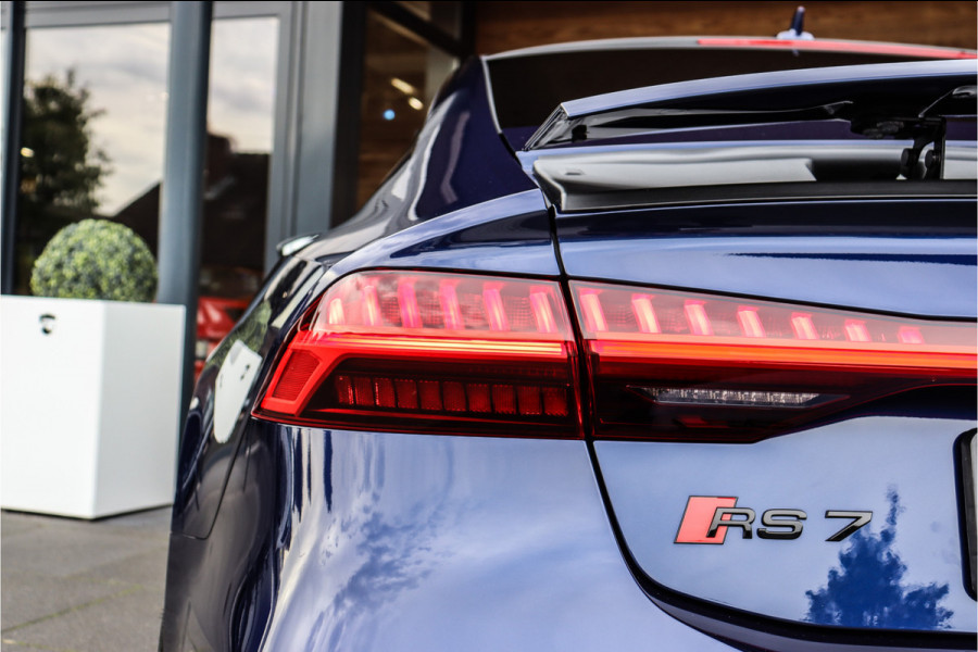 Audi RS7 4.0 V8 TFSI quattro **Dynamic Plus/Ceramic/Carbon/HUD/Pano/Matrix/360**