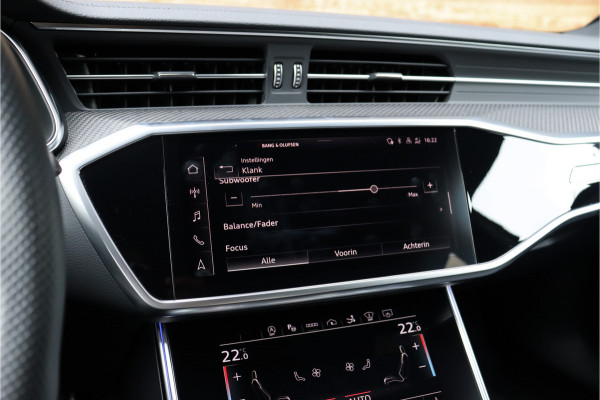 Audi RS7 4.0 V8 TFSI quattro **Dynamic Plus/Ceramic/Carbon/HUD/Pano/Matrix/360**