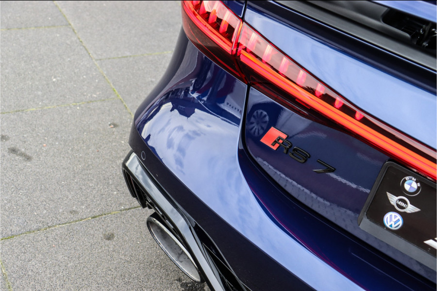 Audi RS7 4.0 V8 TFSI quattro **Dynamic Plus/Ceramic/Carbon/HUD/Pano/Matrix/360**