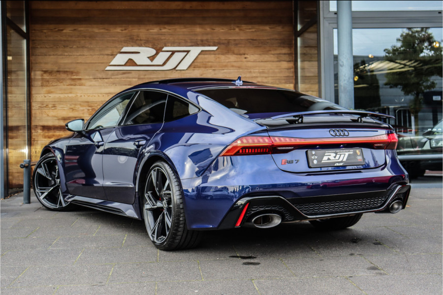 Audi RS7 4.0 V8 TFSI quattro **Dynamic Plus/Ceramic/Carbon/HUD/Pano/Matrix/360**